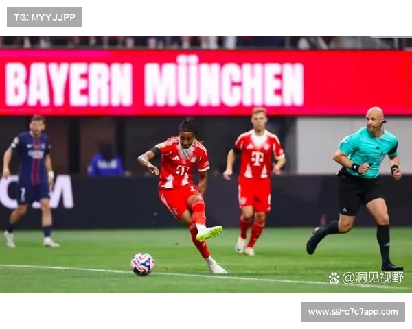 拜仁替补席不满红牌判罚情绪失控 场边爆发激烈混乱场面 拜仁替补席不满红牌判罚情绪失控 场边爆发激烈混乱场面