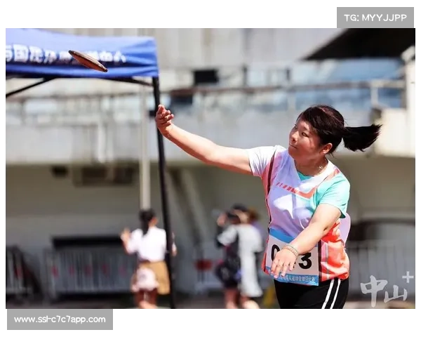 田径总决赛公益组别开赛，残疾人运动员与大众同场竞技共享荣耀