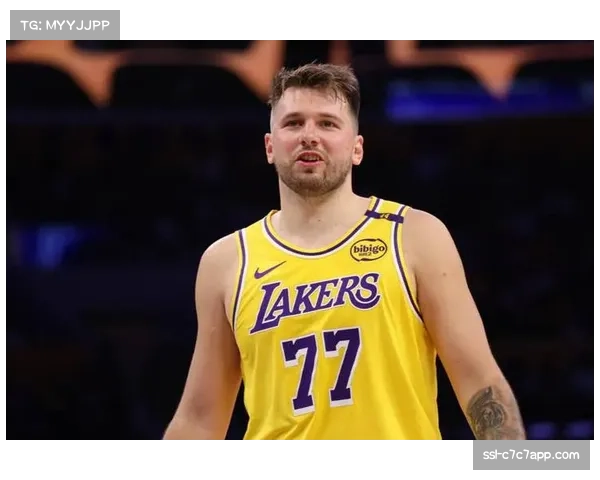 东契奇首节爆发轰20分，湖人半场领先鹈鹕20分